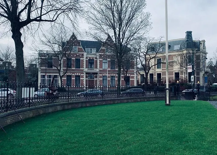 Oda ve Kahvaltı Florapark 4*