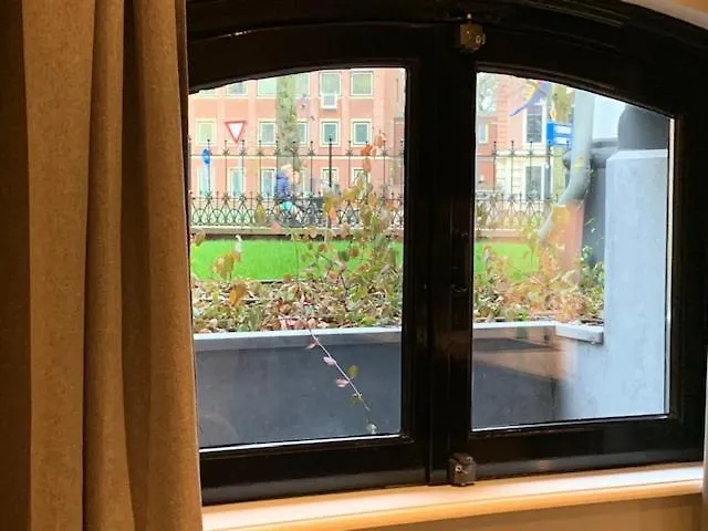 Florapark Oda ve Kahvaltı Haarlem